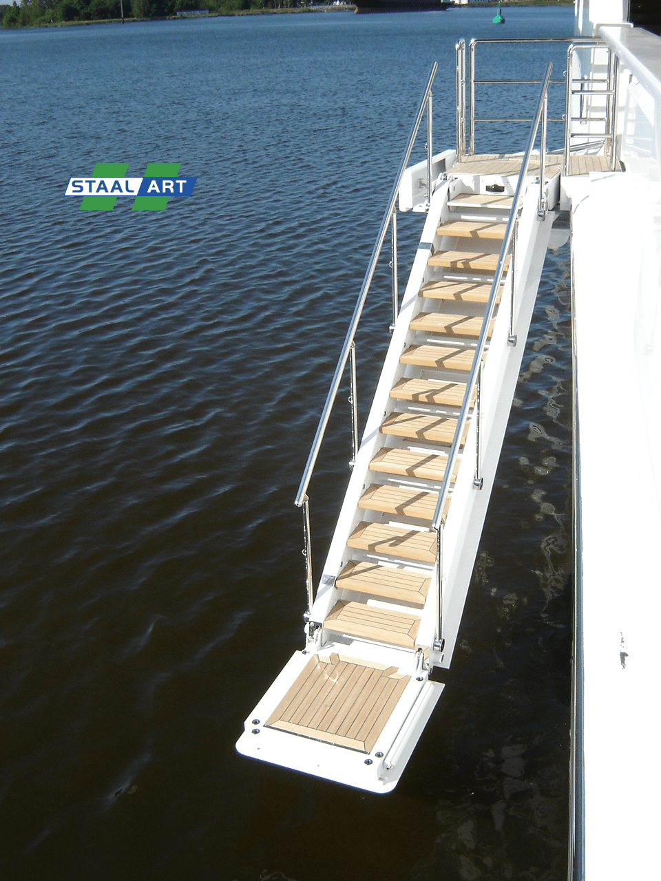 Side boarding ladders - www.winel.nl